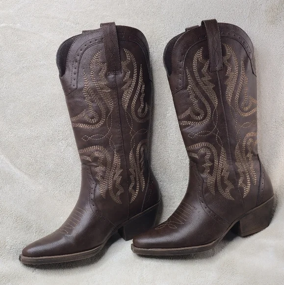 Brown Cowgirl Boots - Picture 5 of 16